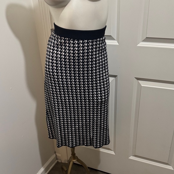 Nipon Boutique Dresses & Skirts - Nipon Boutique Monochrome Houndstooth Midi Skirt